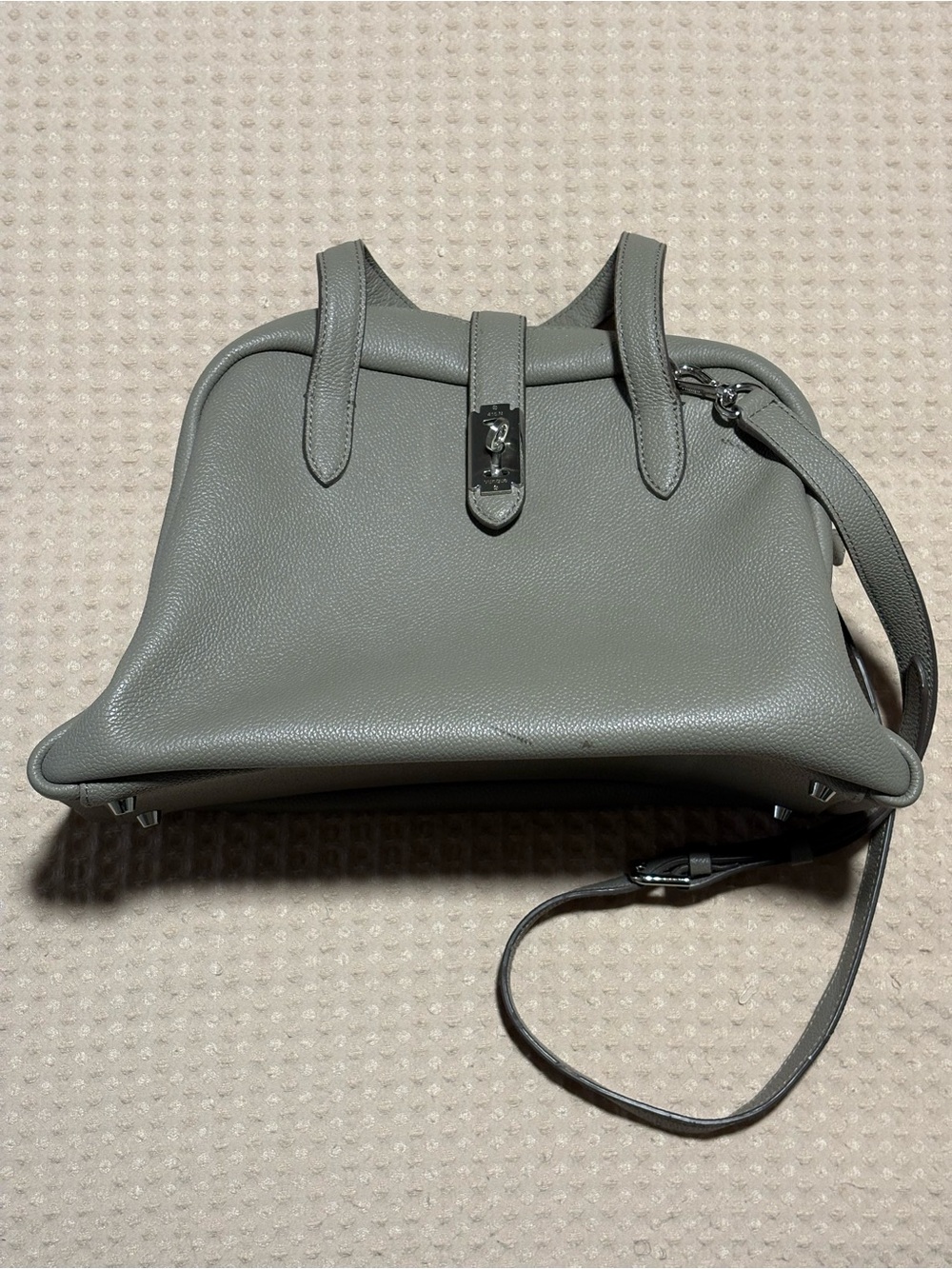 Vunque Leather Shoulder Bag in Slate Gray Elevated Everyday Casual City Girl